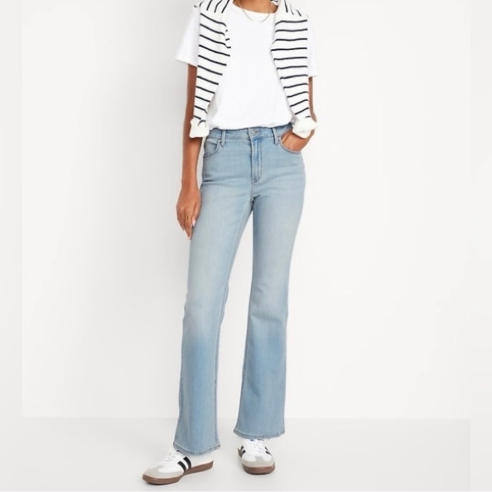 {Old Navy} "High Rise Wow Flare" Short Petite Light Blue Santa Catarina Jeans